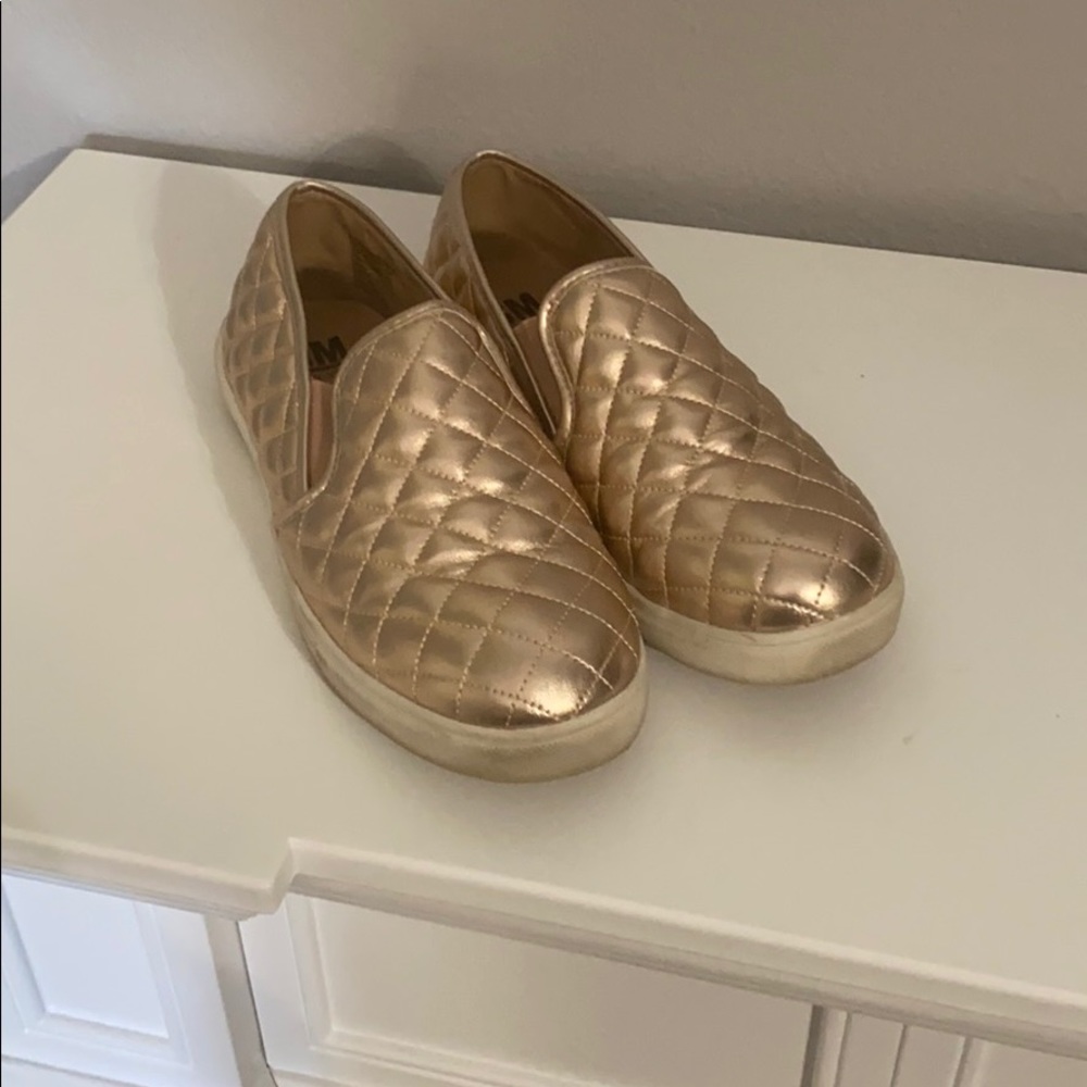 Womens flat shoes